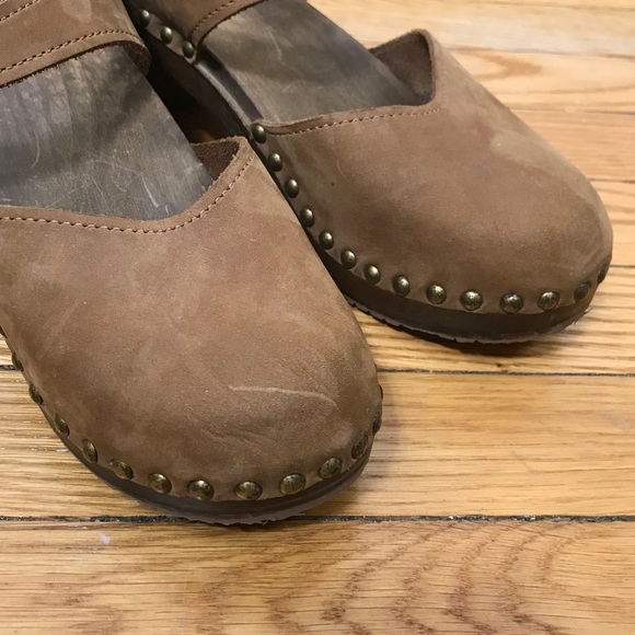 Anthropologie Shoes | Anthropologie 39 9 Sandgrens Wooden ...